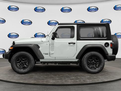 Used 2021 Jeep Wrangler Sport AWD/4WD image 3