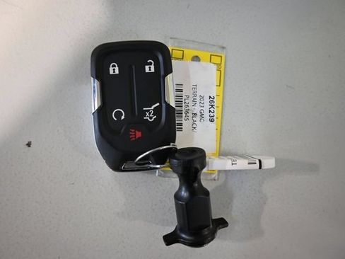 Used 2023 GMC Terrain Denali w/ Denali Premium Package AWD/4WD image 12