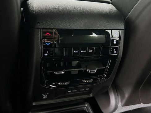 New 2026 Jeep Grand Cherokee L Limited AWD/4WD image 34