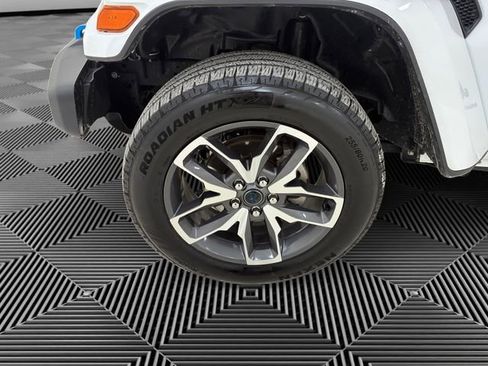 Used 2024 Jeep Wrangler Unlimited w/ Convenience Group image 9