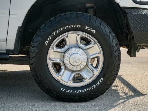 Used 2018 RAM 2500 Tradesman w/ Chrome Appearance Group AWD/4WD image 5