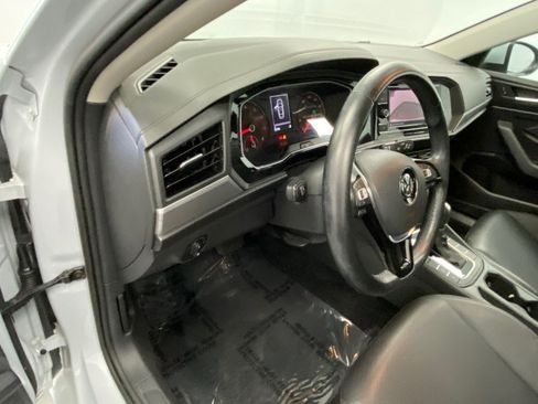 Used 2019 Volkswagen Jetta SE image 34