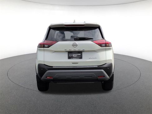 Used 2023 Nissan Rogue SV image 6