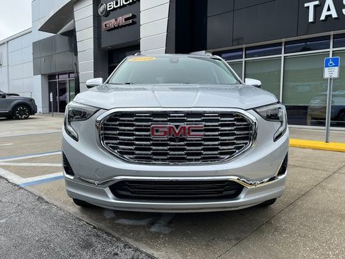 Used 2020 GMC Terrain Denali w/ Denali Premium Package image 2