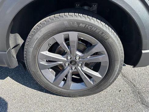 Used 2024 Ford Explorer XLT w/ Equipment Group 202A AWD/4WD image 20