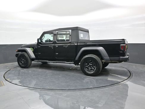 Used 2023 Jeep Gladiator Sport AWD/4WD image 4