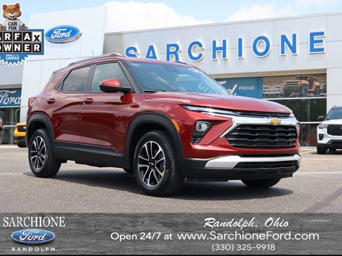Used 2024 Chevrolet TrailBlazer LT w/ LT Cold Weather Package FWD image 1