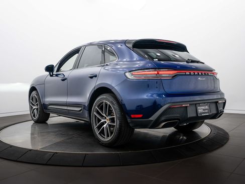 Certified 2024 Porsche Macan AWD/4WD image 3