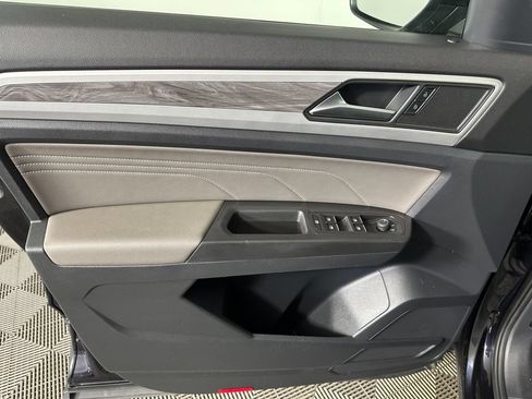 Used 2022 Volkswagen Atlas Cross Sport SE AWD/4WD image 24