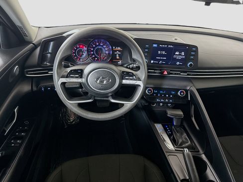 Used 2021 Hyundai Elantra SEL image 17