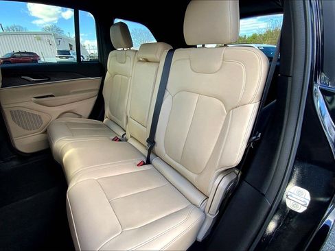 Certified 2023 Jeep Grand Cherokee Limited AWD/4WD image 20