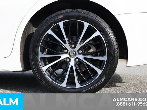Used 2020 Toyota Camry SE image 17