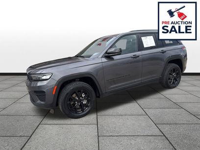 Used 2024 Jeep Grand Cherokee Altitude