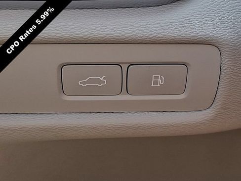 Certified 2025 Volvo S60 T8 Plus AWD/4WD image 27