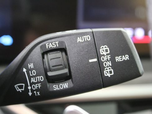 New 2026 BMW X5 xDrive50e w/ Executive Package image 31