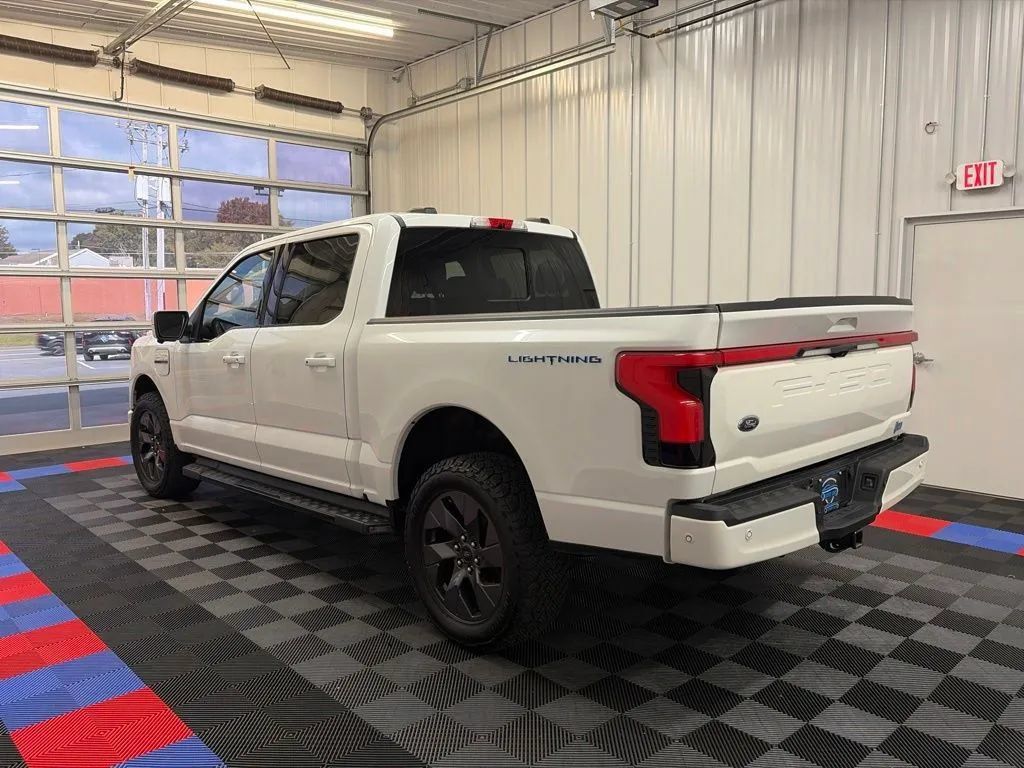Used 2022 Ford F150 Lightning Lariat AWD/4WD image 6
