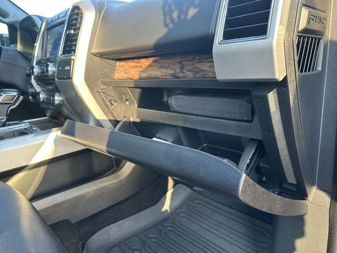 Used 2018 Ford F150 Lariat w/ Equipment Group 502A Luxury image 33