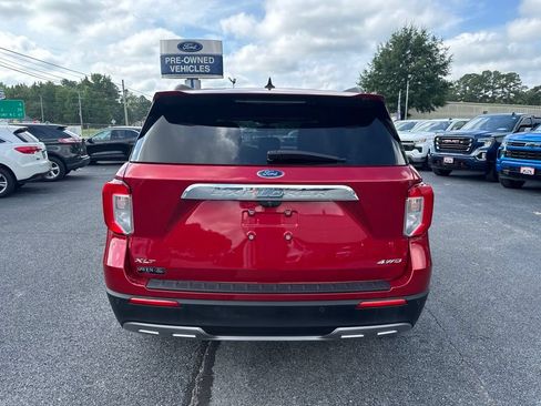 Used 2021 Ford Explorer XLT w/ Equipment Group 202A AWD/4WD image 4