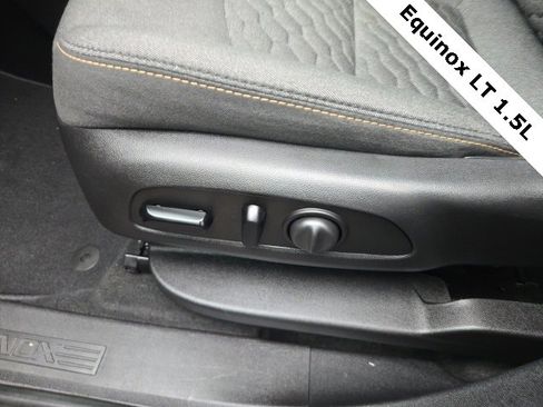 Used 2018 Chevrolet Equinox LT image 19