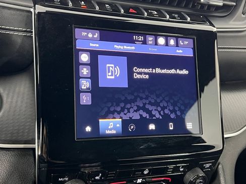 Used 2023 Jeep Grand Cherokee L Laredo image 34