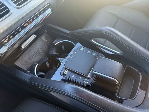 Used 2025 Mercedes-Benz GLE 350 4MATIC image 38