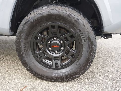 Used 2021 Toyota Tacoma SR5 RWD image 16