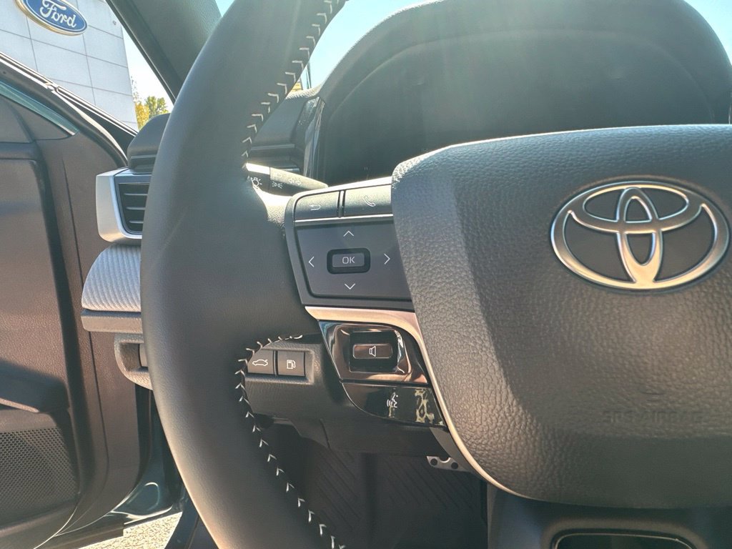 Used 2026 Toyota Camry SE FWD image 20