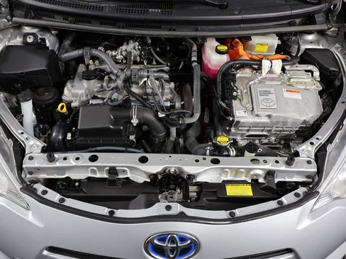 Used 2012 Toyota Prius C image 38