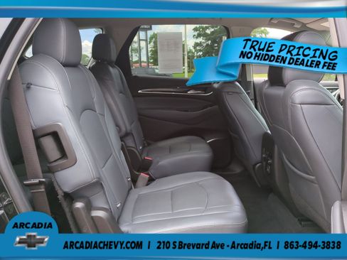Used 2021 Buick Enclave Essence FWD image 17
