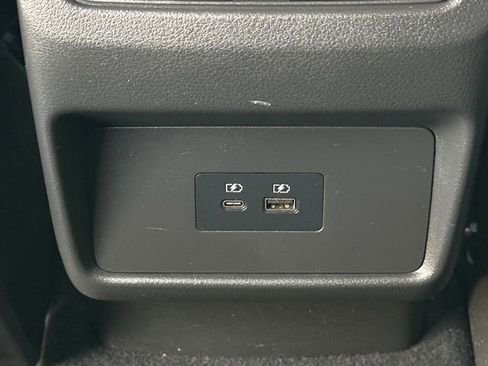 Used 2023 Nissan Rogue SV image 30