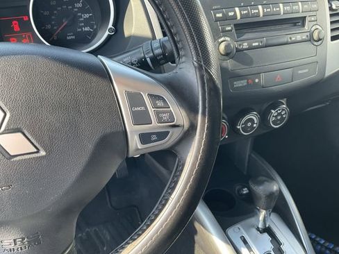 Used 2011 Mitsubishi Outlander ES image 19