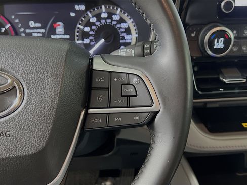 Used 2023 Toyota Highlander XLE image 20