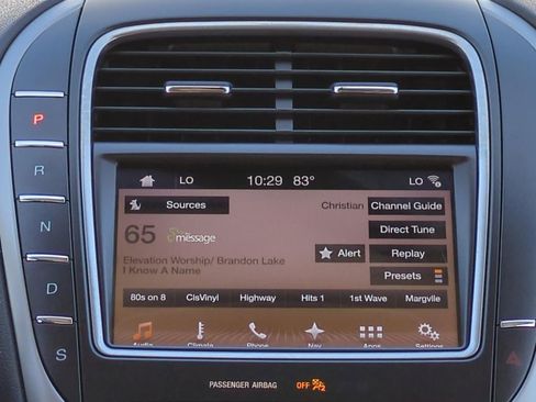 Used 2018 Lincoln MKX Reserve image 28