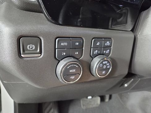Used 2024 Chevrolet Silverado 1500 LT Trail Boss w/ LT Trail Boss Premium Package AWD/4WD image 25