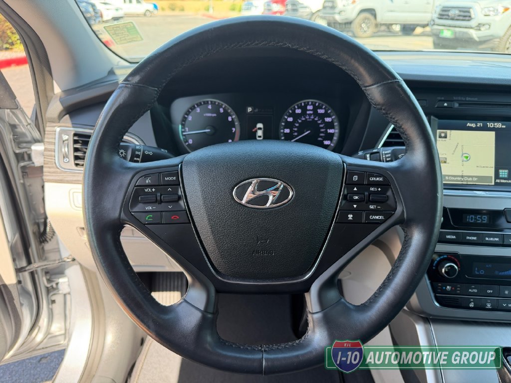 Used 2015 Hyundai Sonata Limited w/ Option Group 06 FWD image 18