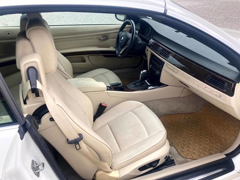 Used 2011 BMW 328i Convertible image 20