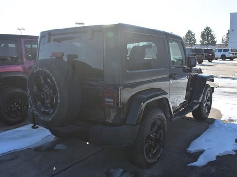 Used 2018 Jeep Wrangler Sahara w/ Connectivity Group image 4