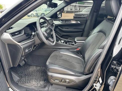 Used 2023 Jeep Grand Cherokee L Laredo AWD/4WD image 14
