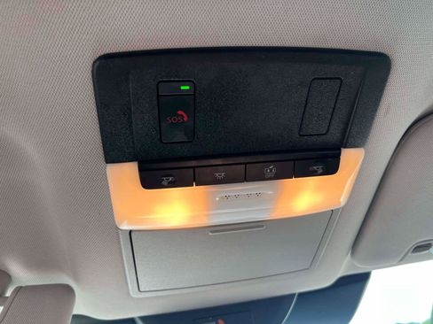 Used 2023 Nissan Pathfinder SV AWD/4WD image 11