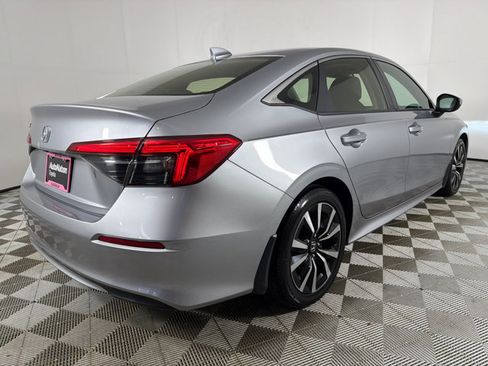 Used 2022 Honda Civic EX image 4
