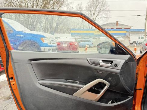 Used 2013 Hyundai Veloster Turbo image 10