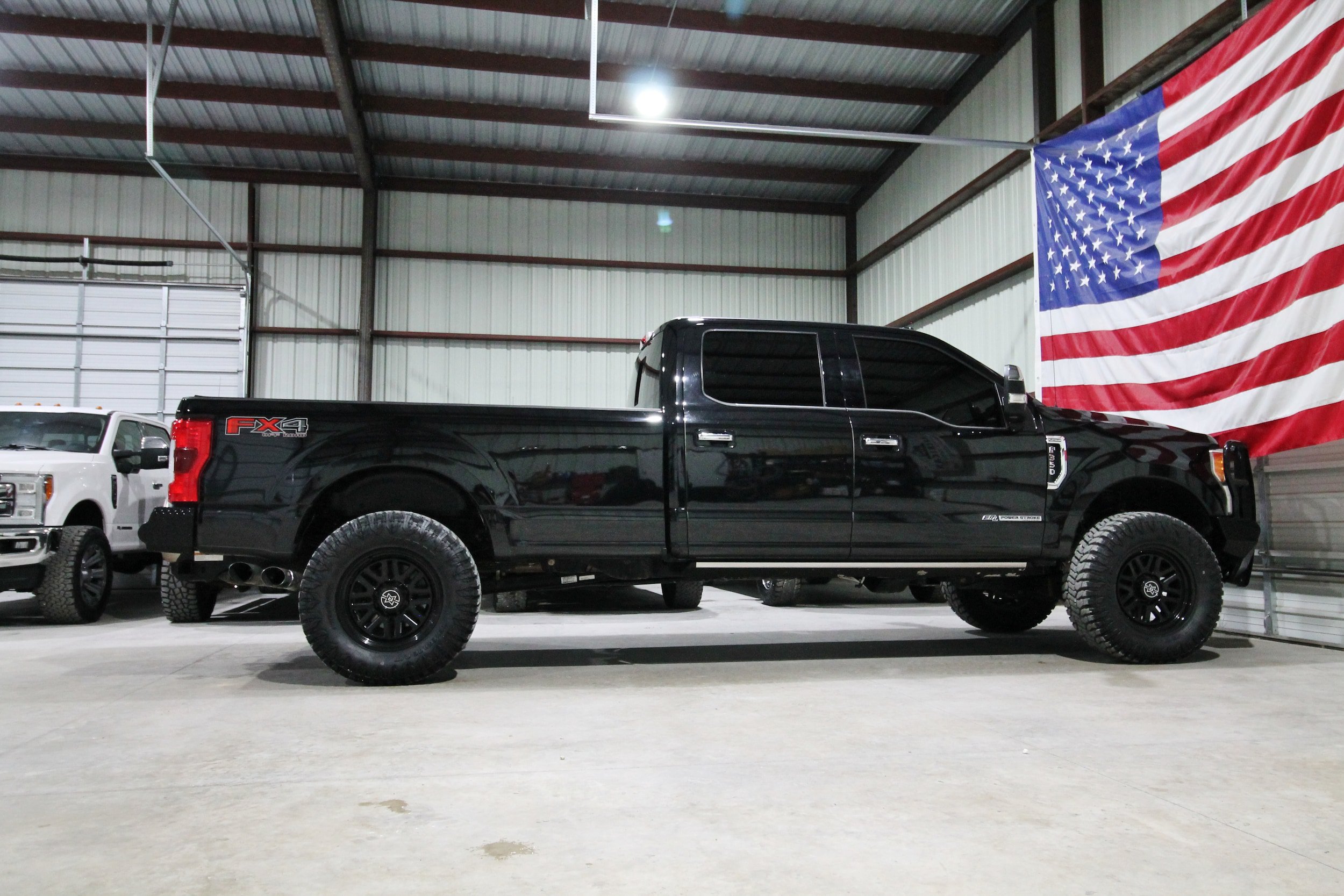 Used 2019 Ford F350 Platinum w/ Platinum Ultimate Package AWD/4WD image 14