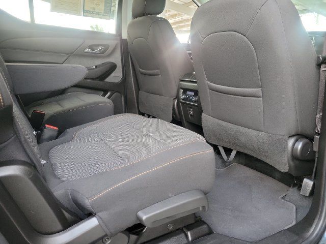 Used 2021 Chevrolet Traverse LT FWD image 25