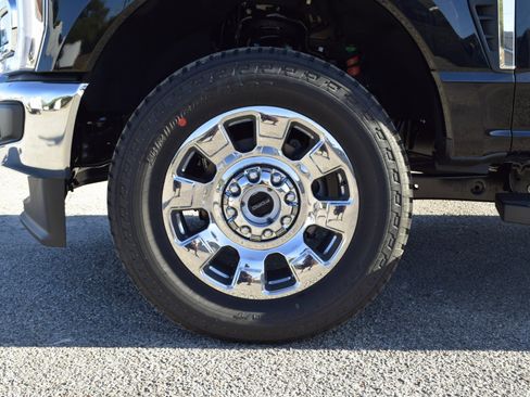 New 2026 Ford F250 Lariat w/ Chrome Package image 25