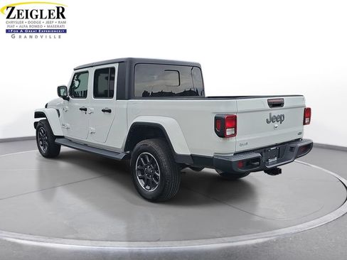 Used 2022 Jeep Gladiator Overland w/ Popular Equipment Package AWD/4WD image 7