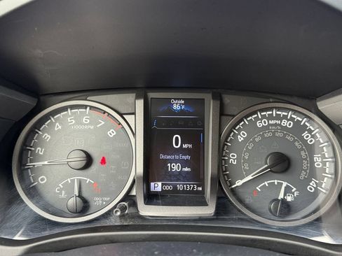 Used 2018 Toyota Tacoma TRD Pro AWD/4WD image 13