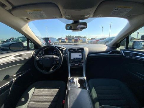 Certified 2020 Ford Fusion SE FWD image 25