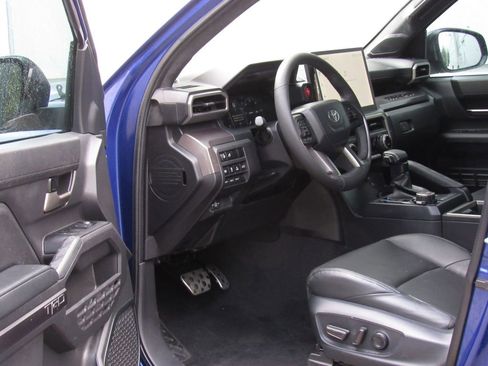 Used 2024 Toyota Tacoma TRD Sport w/ TRD Sport Premium Package AWD/4WD image 12