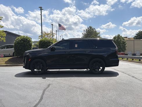 Used 2023 Cadillac Escalade Sport Platinum w/ LPO, ONYX Package AWD/4WD image 13