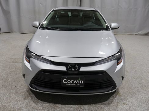 Used 2026 Toyota Corolla LE FWD image 7